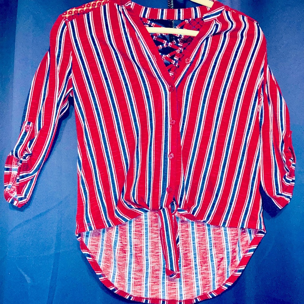 Mid sleeved blouse